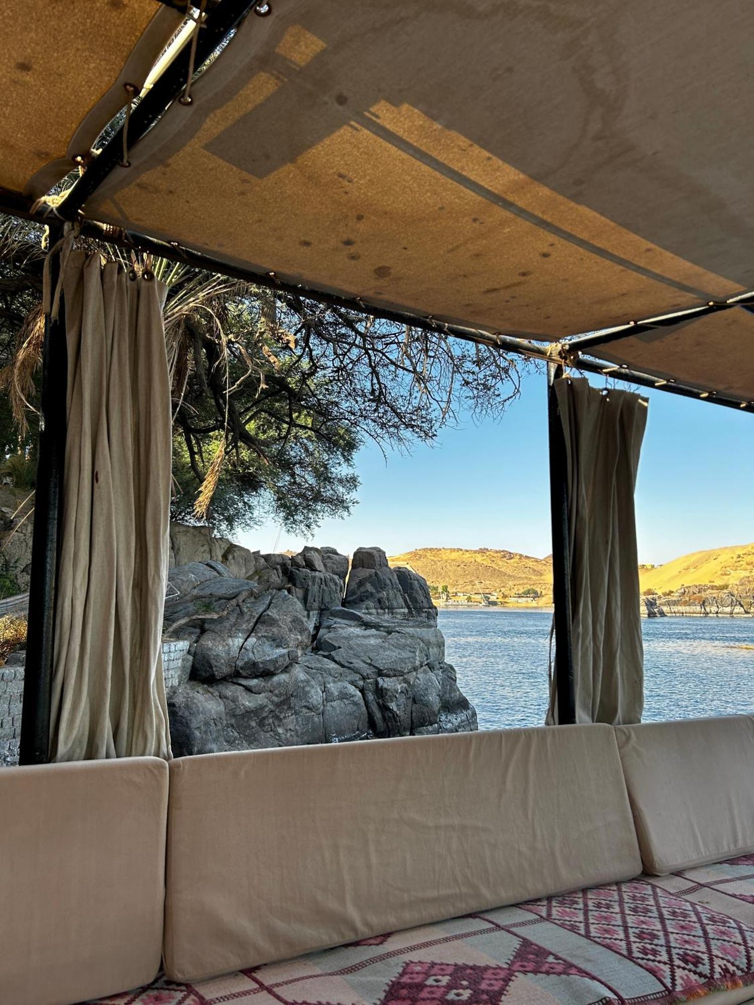 Houseboat Hotel And Nile Cruises Zainoba Aswan Exterior photo
