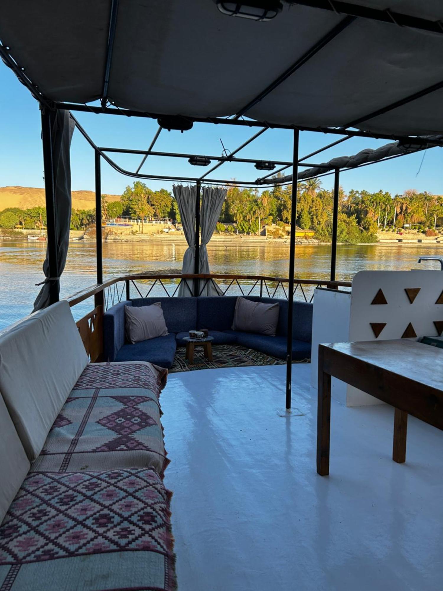 Houseboat Hotel And Nile Cruises Zainoba Aswan Exterior photo